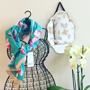 🦋 SUZANNE BETRO 🦋 Scarf / Pocket Square